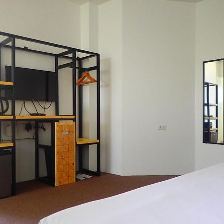 Aozora Seaside Mactan Hotel Мактан Екстериор снимка
