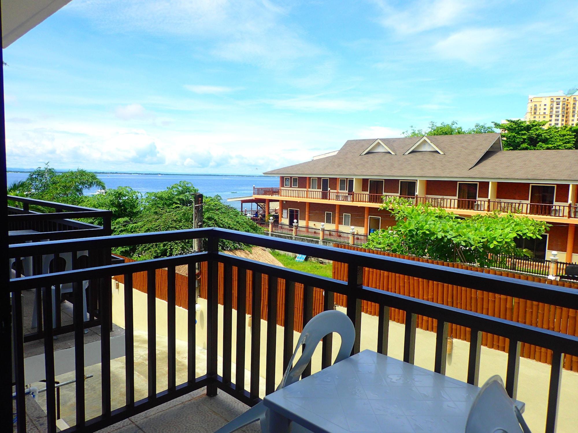Aozora Seaside Mactan Hotel Мактан Екстериор снимка