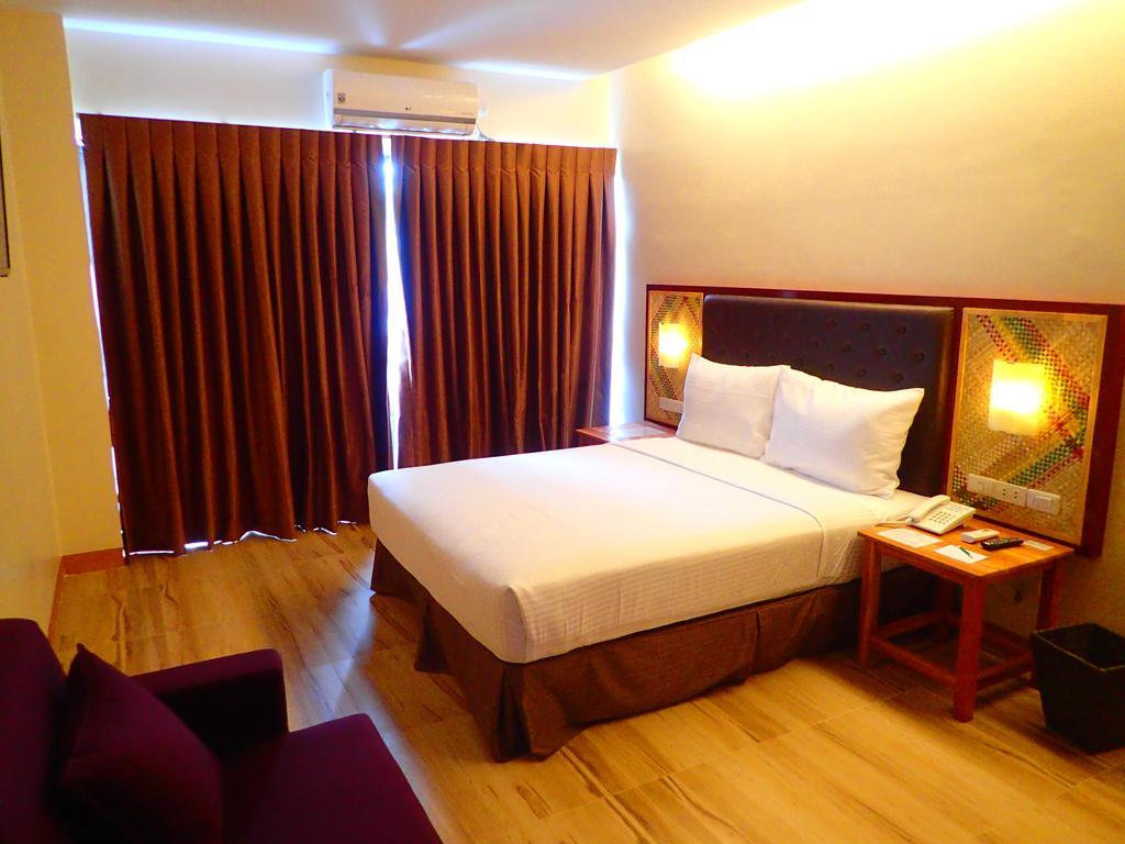 Aozora Seaside Mactan Hotel Мактан Екстериор снимка