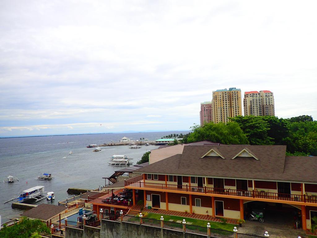 Aozora Seaside Mactan Hotel Мактан Екстериор снимка