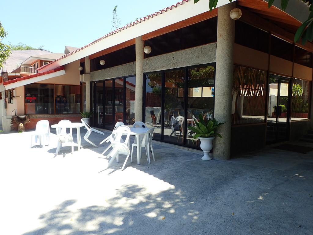 Aozora Seaside Mactan Hotel Мактан Екстериор снимка