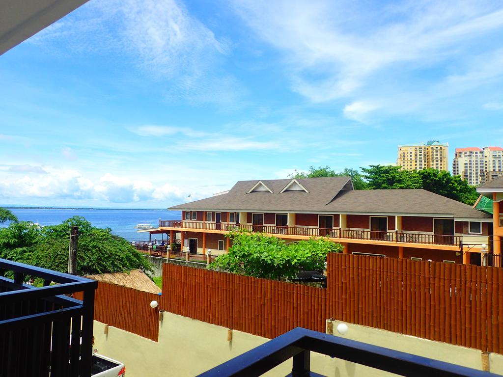 Aozora Seaside Mactan Hotel Мактан Екстериор снимка