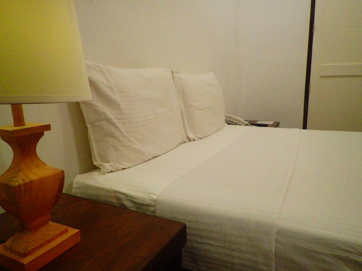 Aozora Seaside Mactan Hotel Мактан Екстериор снимка