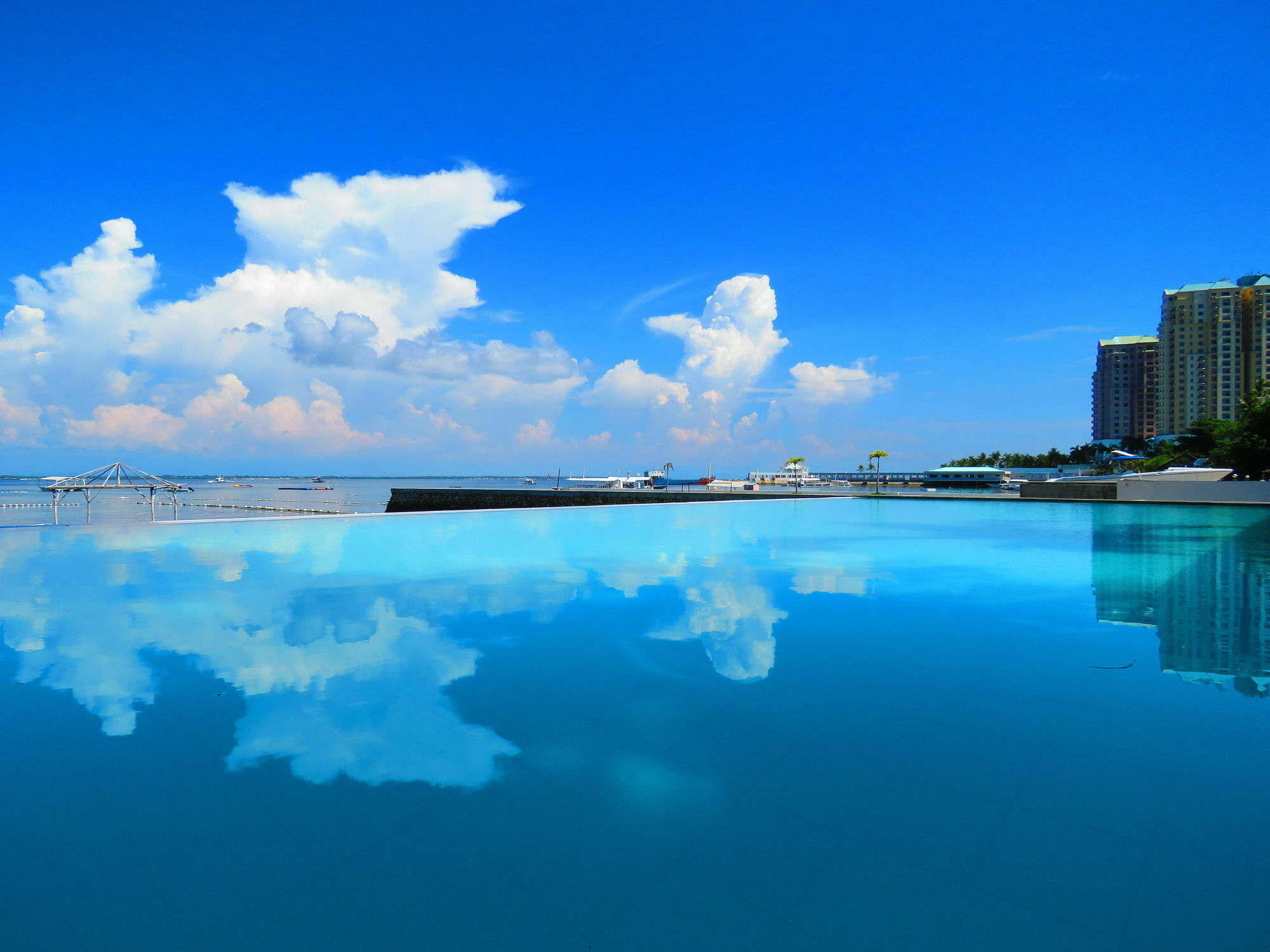 Aozora Seaside Mactan Hotel Мактан Екстериор снимка