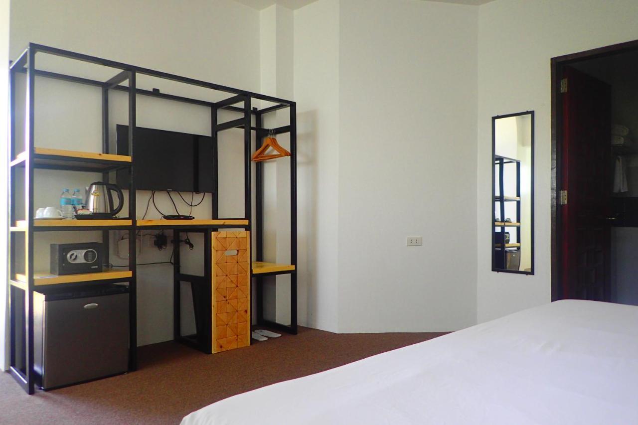 Aozora Seaside Mactan Hotel Мактан Екстериор снимка